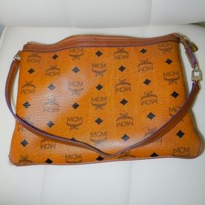 ✨MCM VISETO POUCH✨